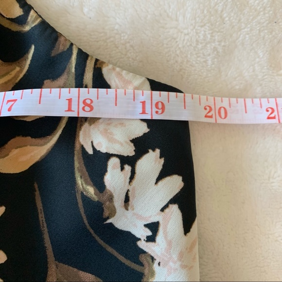 Le Chateau Floral Print Satin Cowl Neck Camisole - Picture 7 of 9